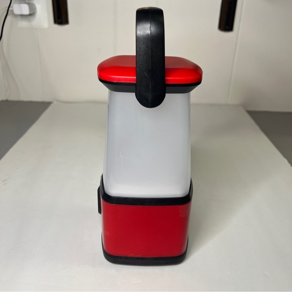 Energizer Weather Ready 500 Lumens Red Emergency Lantern Camping Light - Picture 4 of 9